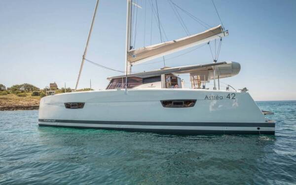 Fountaine Pajot Astrea 42 - Yacht Charter Caribbean