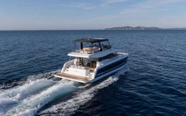 Fountaine Pajot MY6 - Yacht Charter Caribbean