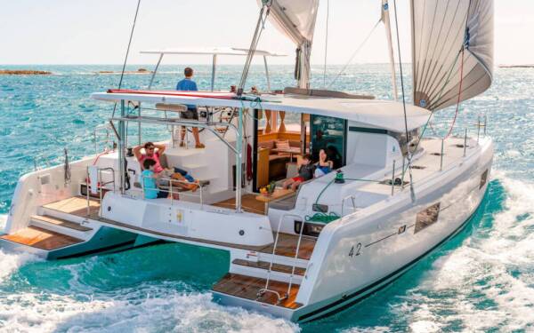 Lagoon 42 - Yacht Charter Caribbean